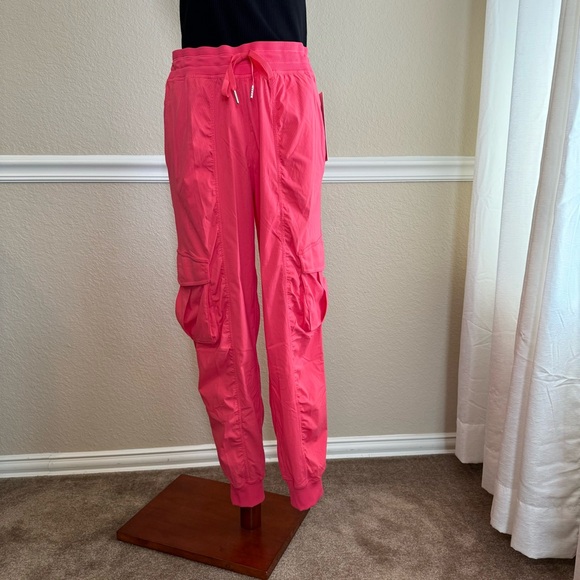 NWT Lululemon Dance Studio Relaxed Fit MR Cargo Jogger Glaze Pink - Picture 5 of 9